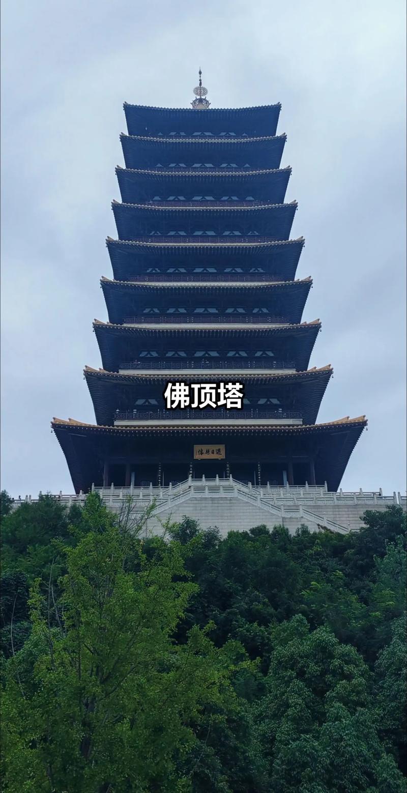 海报设计：捕捉视觉营销的创意火花